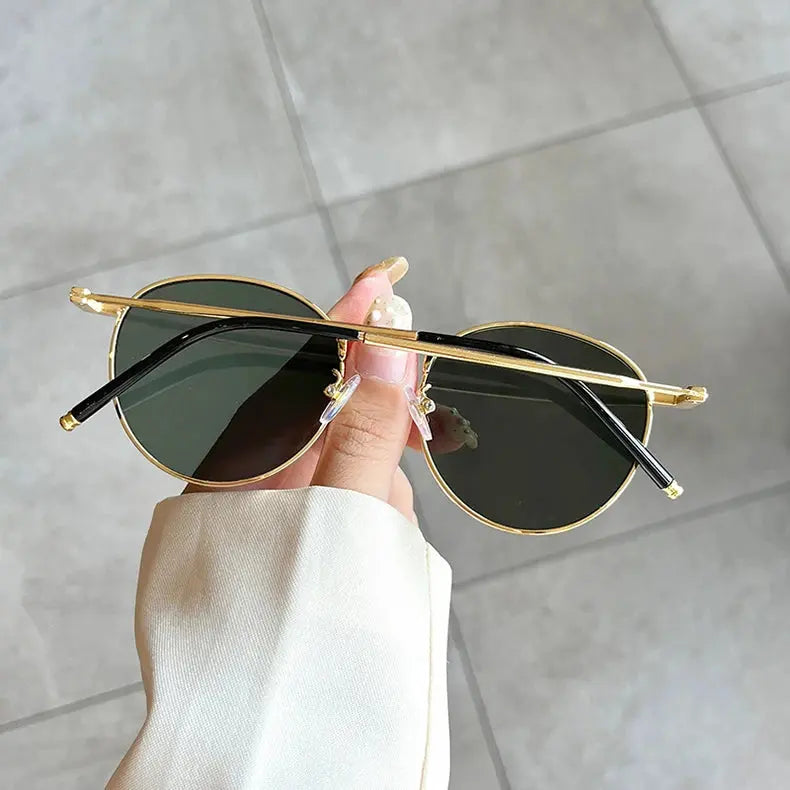 Retro Women's Eyewear: Stylish Glasses for Timeless Fashion - Next Level