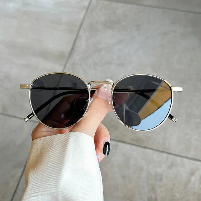 Retro Women's Eyewear: Stylish Glasses for Timeless Fashion - Next Level