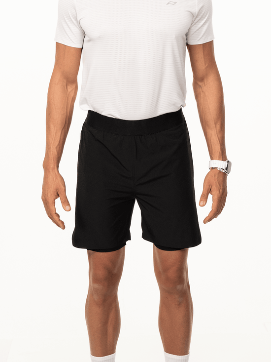 Schwarze 2-in-1 Training Short mit integrierter Compression-Tight für Gym und Laufen von Next Level