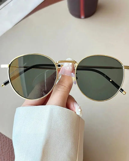 Retro Women's Eyewear: Stylish Glasses for Timeless Fashion - Next Level