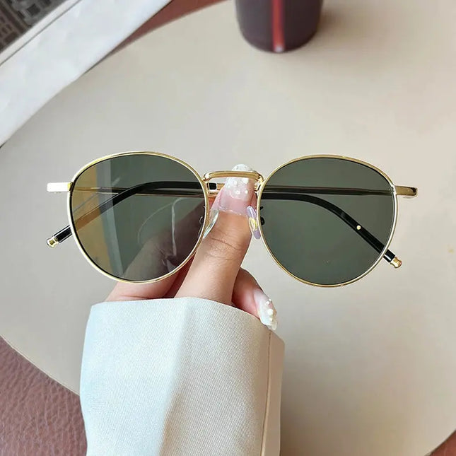 Retro Women's Eyewear: Stylish Glasses for Timeless Fashion - Next Level