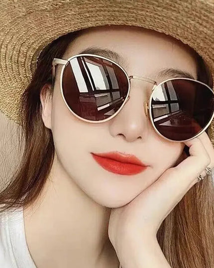 Retro Women's Eyewear: Stylish Glasses for Timeless Fashion - Next Level