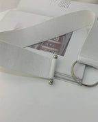 WHITE / Female / Adults