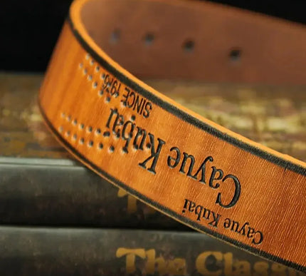 Herren Luxus Gürtel mit Pin-Buckle und Letter Print – Stilvoller Aufstieg - Next Level