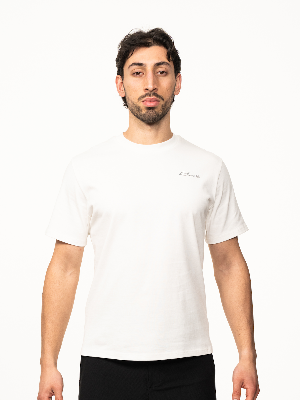 Weißes Next Level T-Shirt SL-229 mit rundem Halsausschnitt und weicher Baumwollqualität, frontal fotografiert.