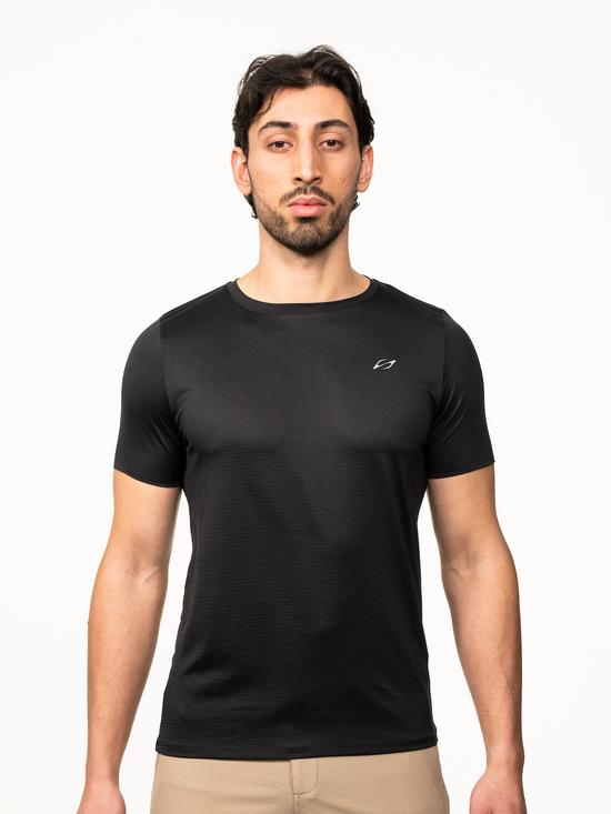 Schwarzes Performance T-Shirt von Next Level, bequemes Damen- oder Herrenshirt aus atmungsaktivem Material, vorne sichtbar.