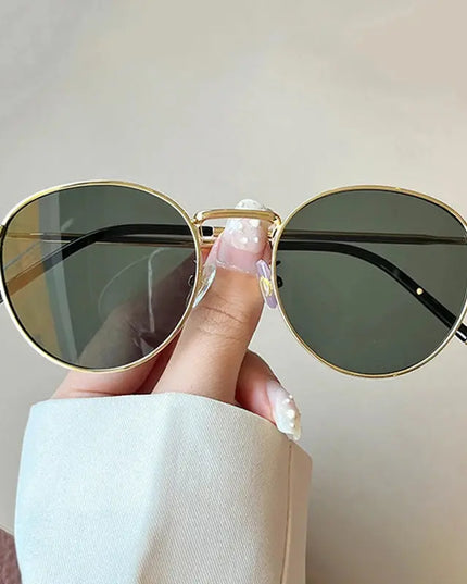 Retro Women's Eyewear: Stylish Glasses for Timeless Fashion - Next Level