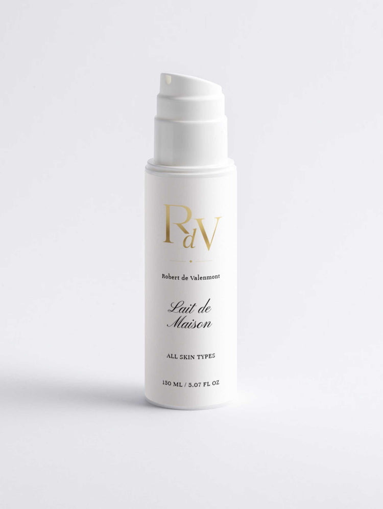 Pflegeprodukt Robert de Valenmont Lait de Maison, cremige Textur, sichtbare Verpackung mit pflegender Lotion