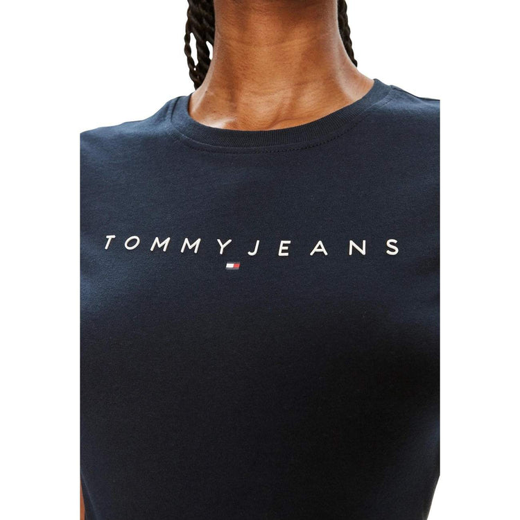 Damen T-Shirt von Tommy Hilfiger Jeans in lässigem Design mit Logo auf der Vorderseite.