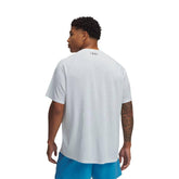 Under Armour Herren T-Shirt in schwarzer Farbe, aus leichtem Material mit Rundhalsausschnitt und kurzen Ärmeln.