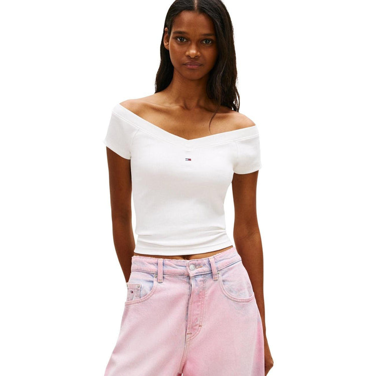 Tommy Hilfiger Jeans Damen Top in a stylish design, featuring a comfortable fit and classic branding on the front.